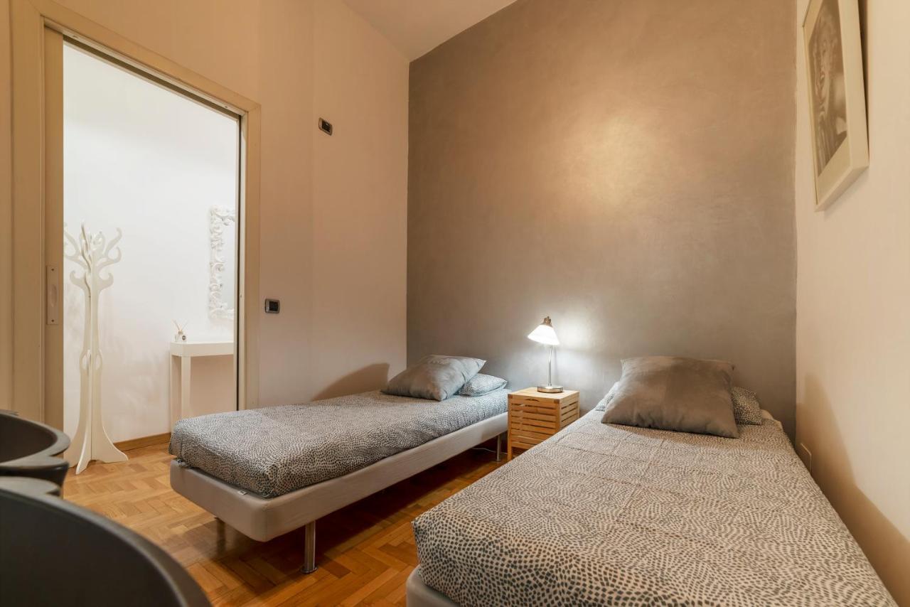 Piazza San Cosimato&trastevere * Roma